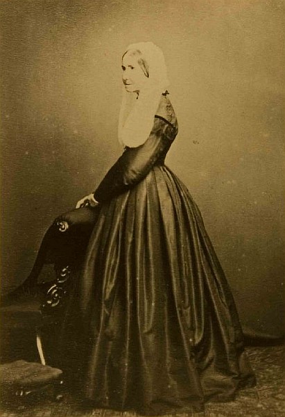 Anna McNeill Whistler, photograph, 1870s, Glasgow University Library, Special Collections Anna McNeill Whistler, photograph, 1870s, Glasgow University Library, Special Collections