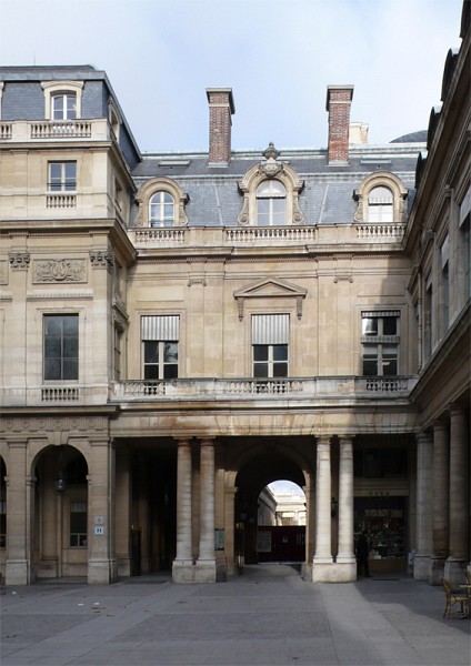 Entrance to the Palais Royal, Paris, near the ComÃ©die FranÃ§aise, 2008